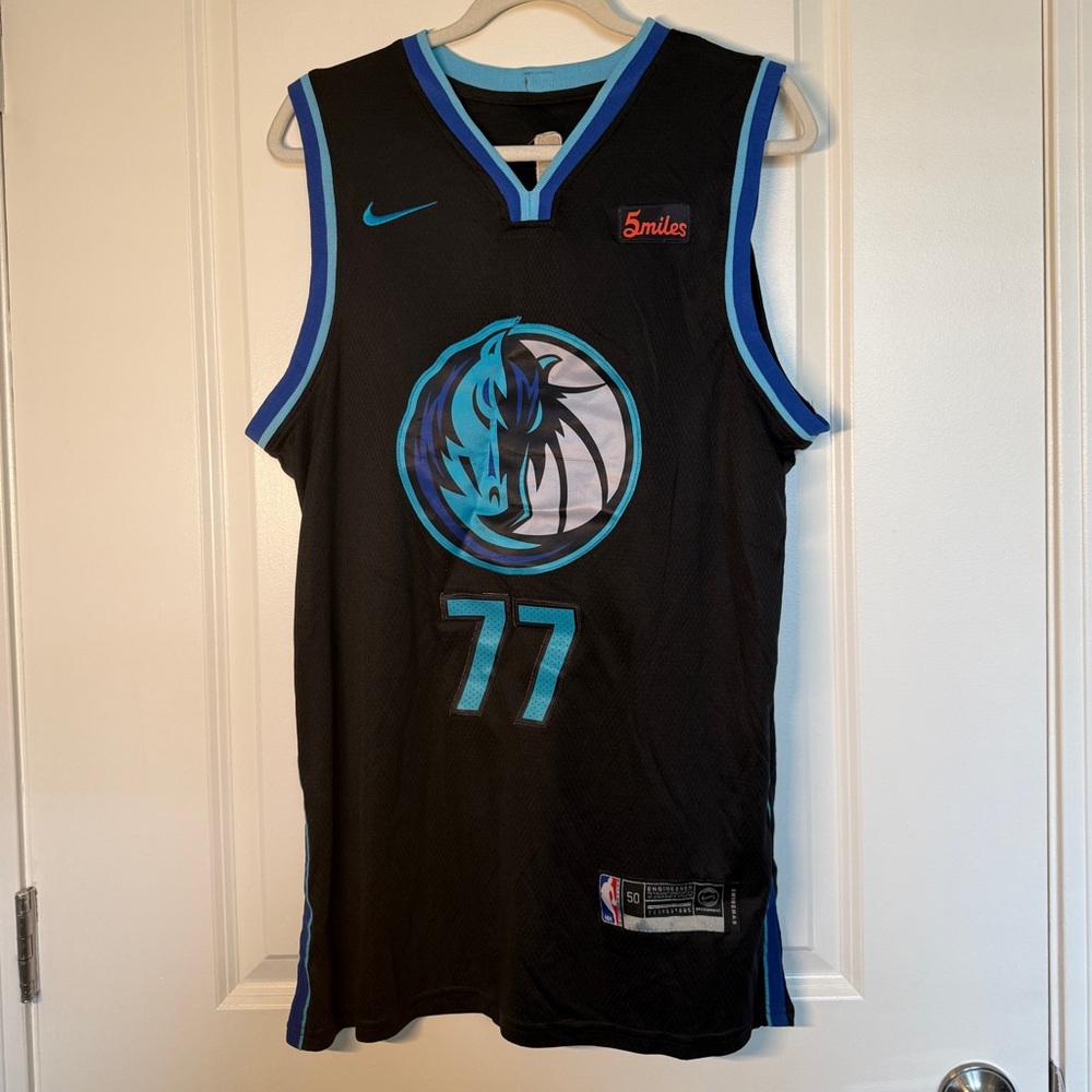 Luka Dončić Mavericks Jersey
